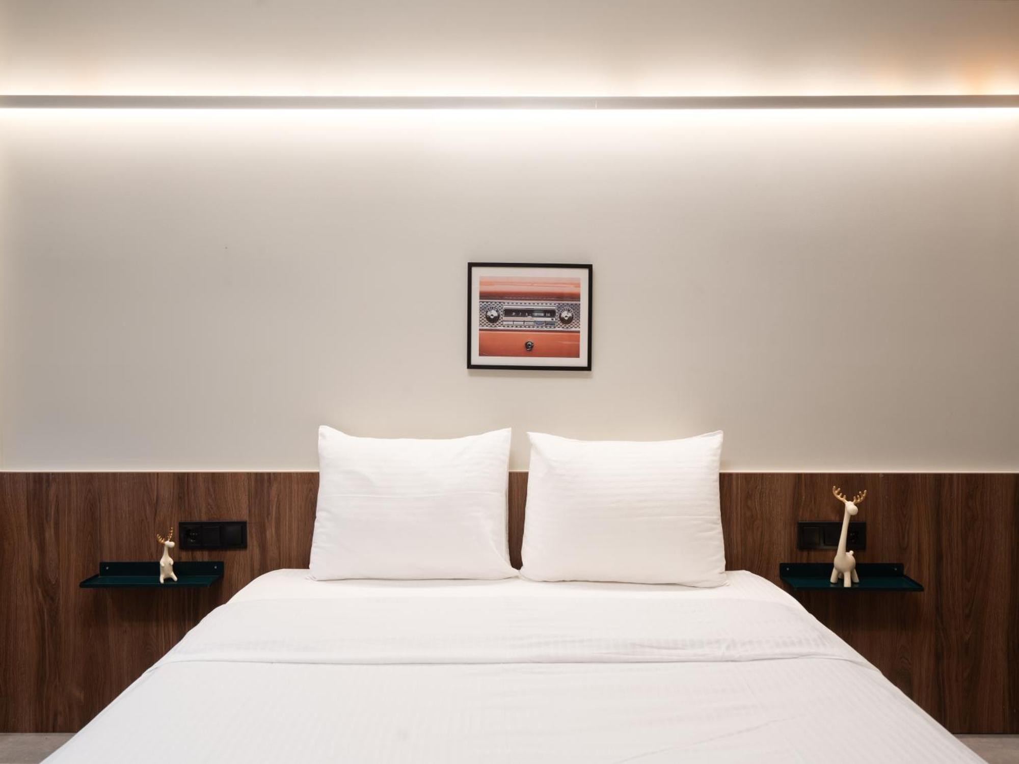 A Place 4U No6 - City Escape With Balcony Lounge & Open Living Space Athens Exterior photo